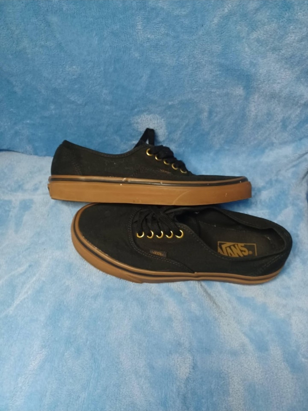 Vans Black Canvas Low-Top Sneakers with Gum Sole